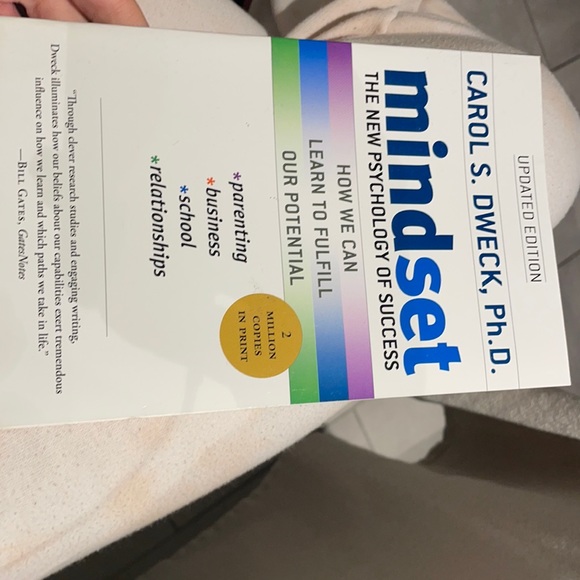 The mindset book by Carol Dweck - Picture 1 of 1